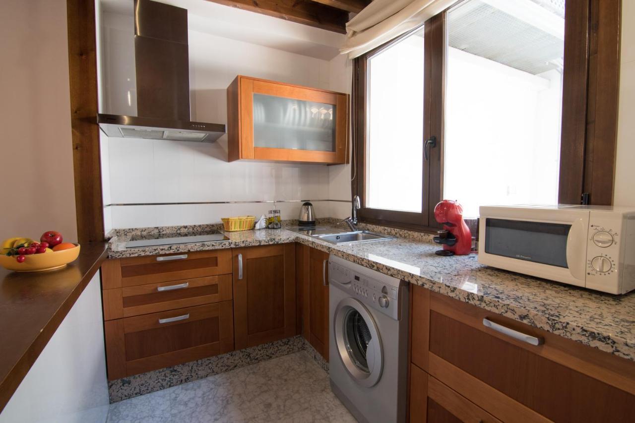 Tuguest Gracia Apartments Гранада Экстерьер фото