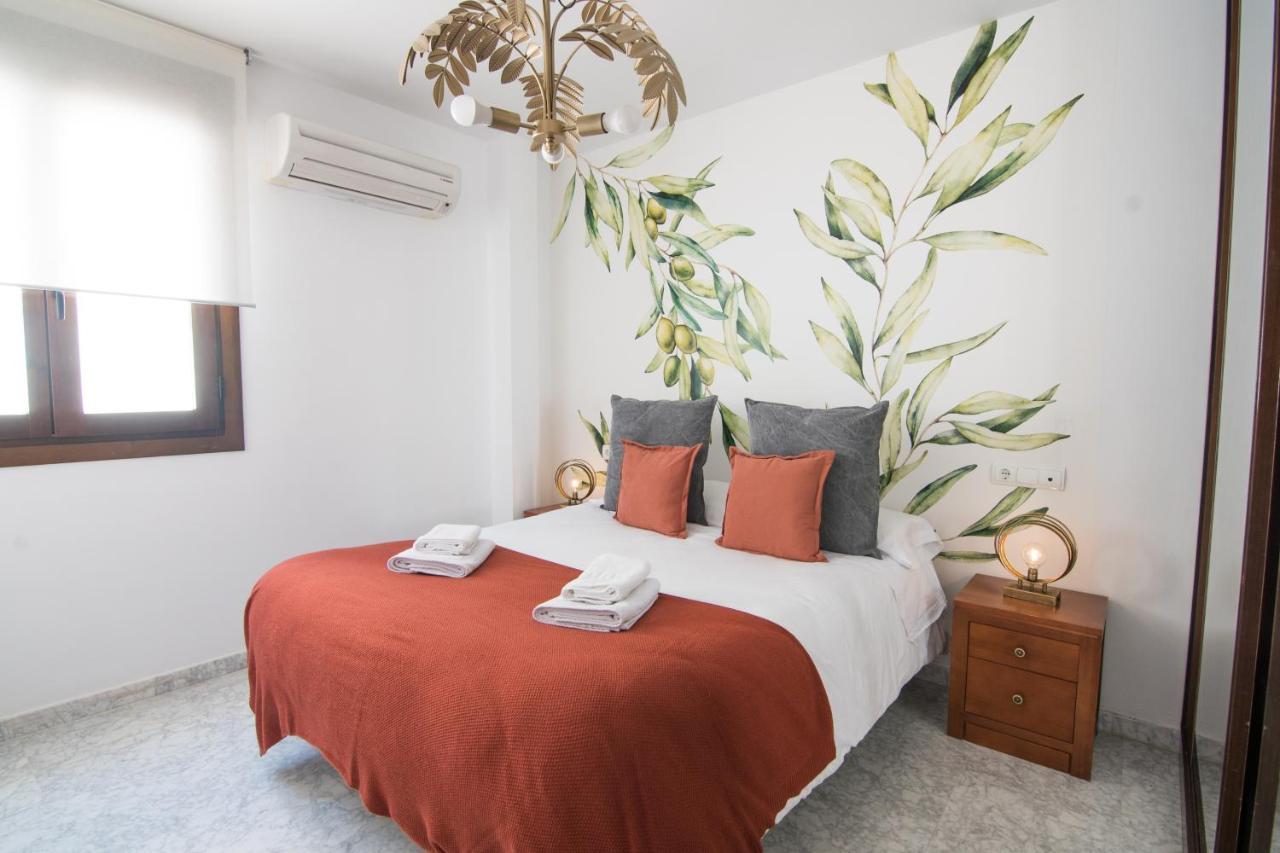 Tuguest Gracia Apartments Гранада Экстерьер фото