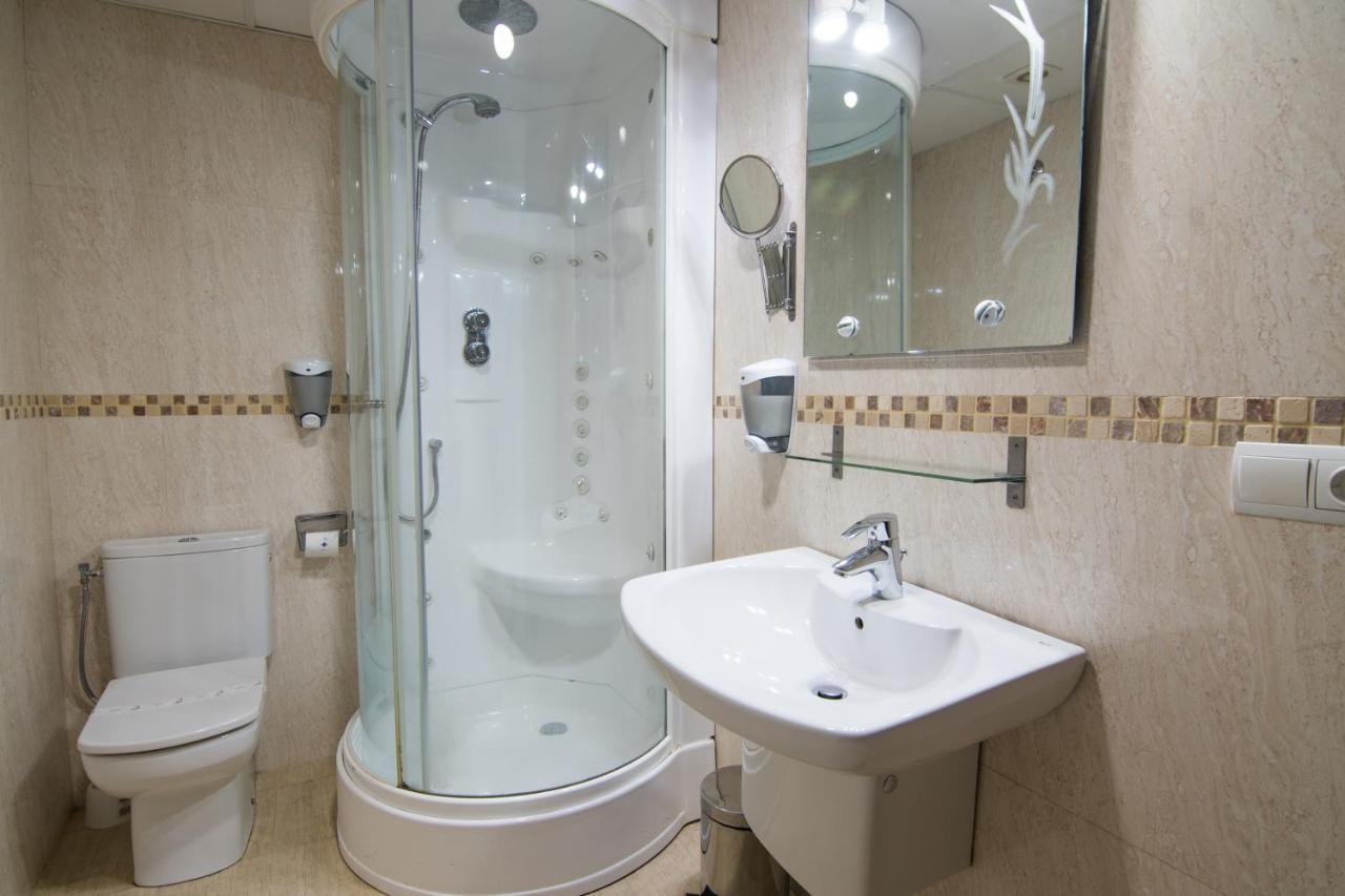 Tuguest Gracia Apartments Гранада Экстерьер фото