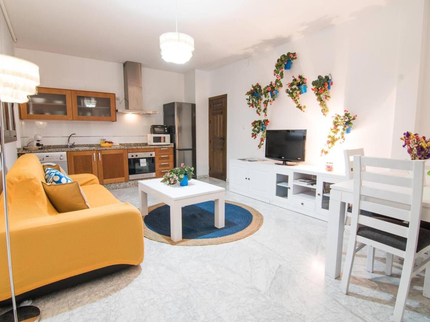 Tuguest Gracia Apartments Гранада Экстерьер фото